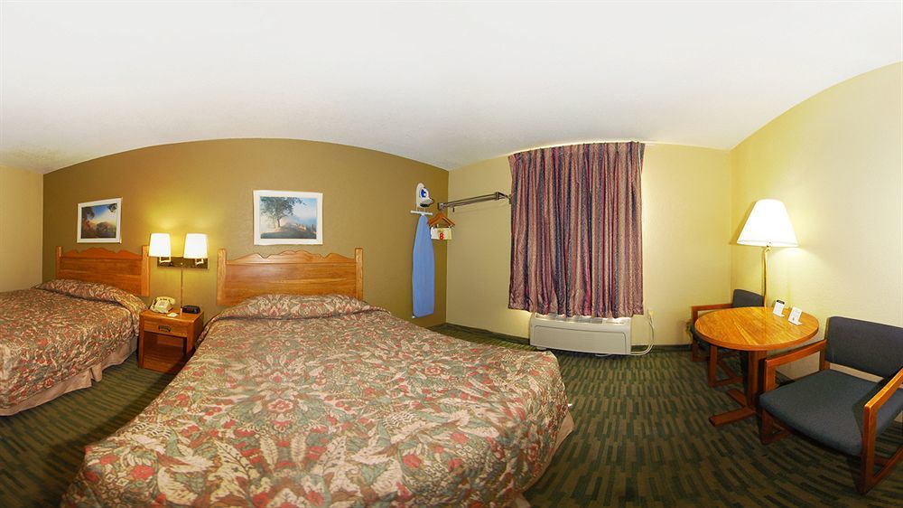 Super 8 By Wyndham Nixa/Springfield Area Hotel Exterior photo